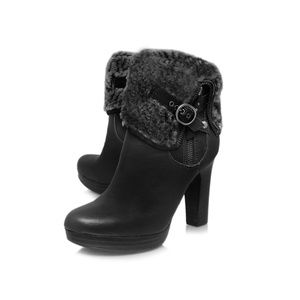Ugg Scarlett Black Boot